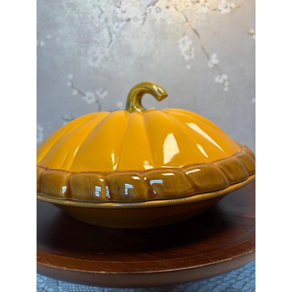 VTG Over and Back Ceramic Pumpkin Pie Dish Covered Casserole Baker Harvest Fall